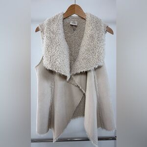 Knox Rose Cream Colored Teddy Vest - Small